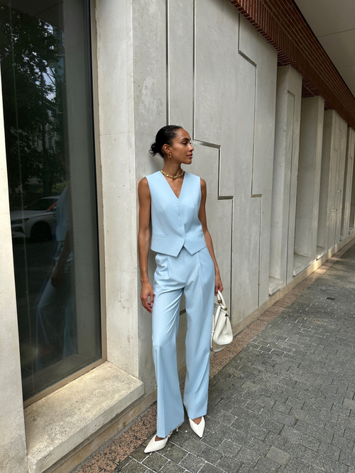 Брюки со складкой голубые