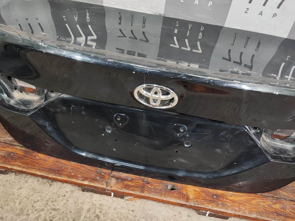 Крышка багажника Toyota Camry (XV70) 17-21 Б/У Оригинал 6440133760