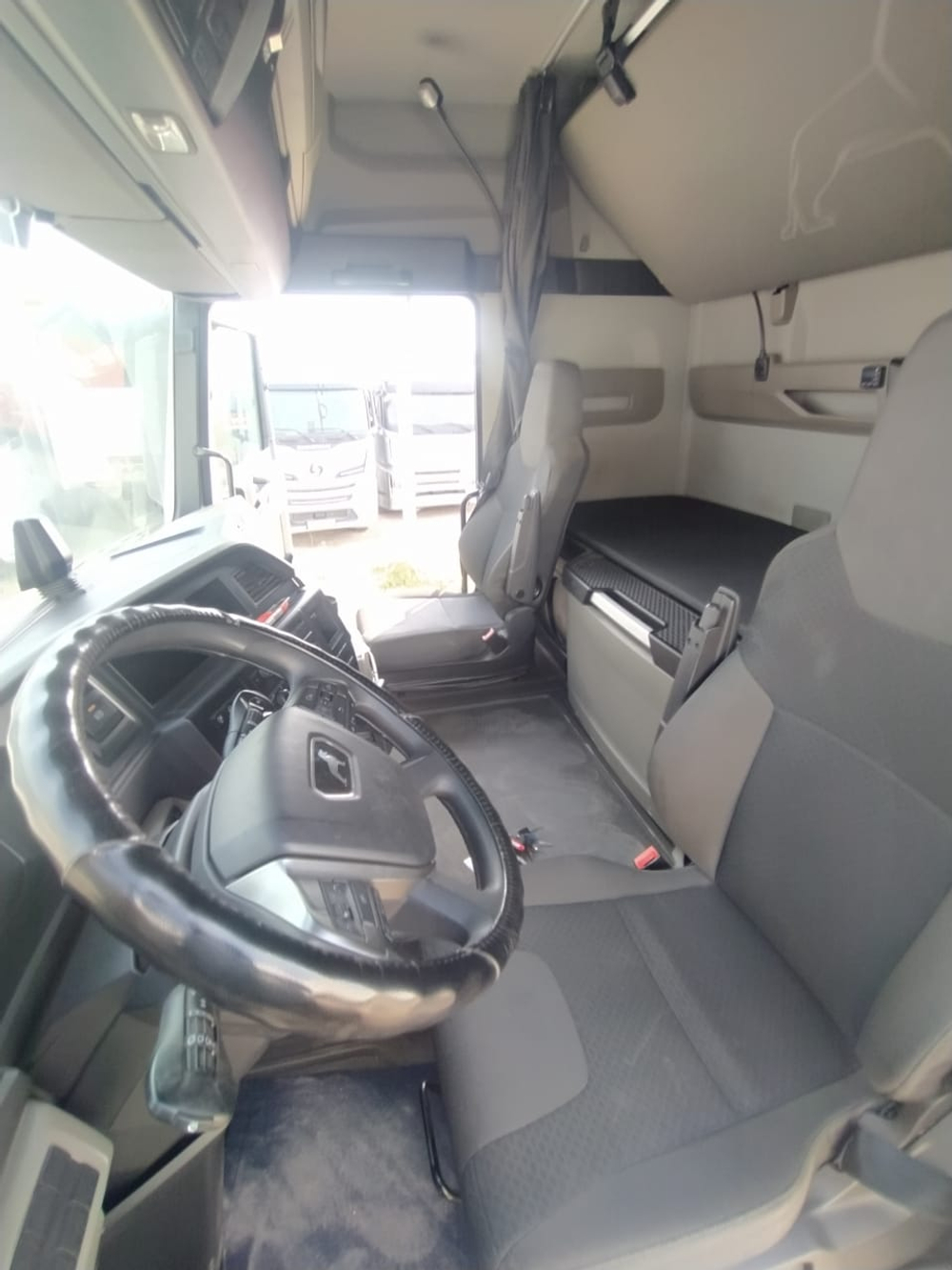 MAN TGX 6x2 Седельный тягач 28.470 6x2-2 BLS (Дизельный, 12,4 л, 470 л.с., АТ)