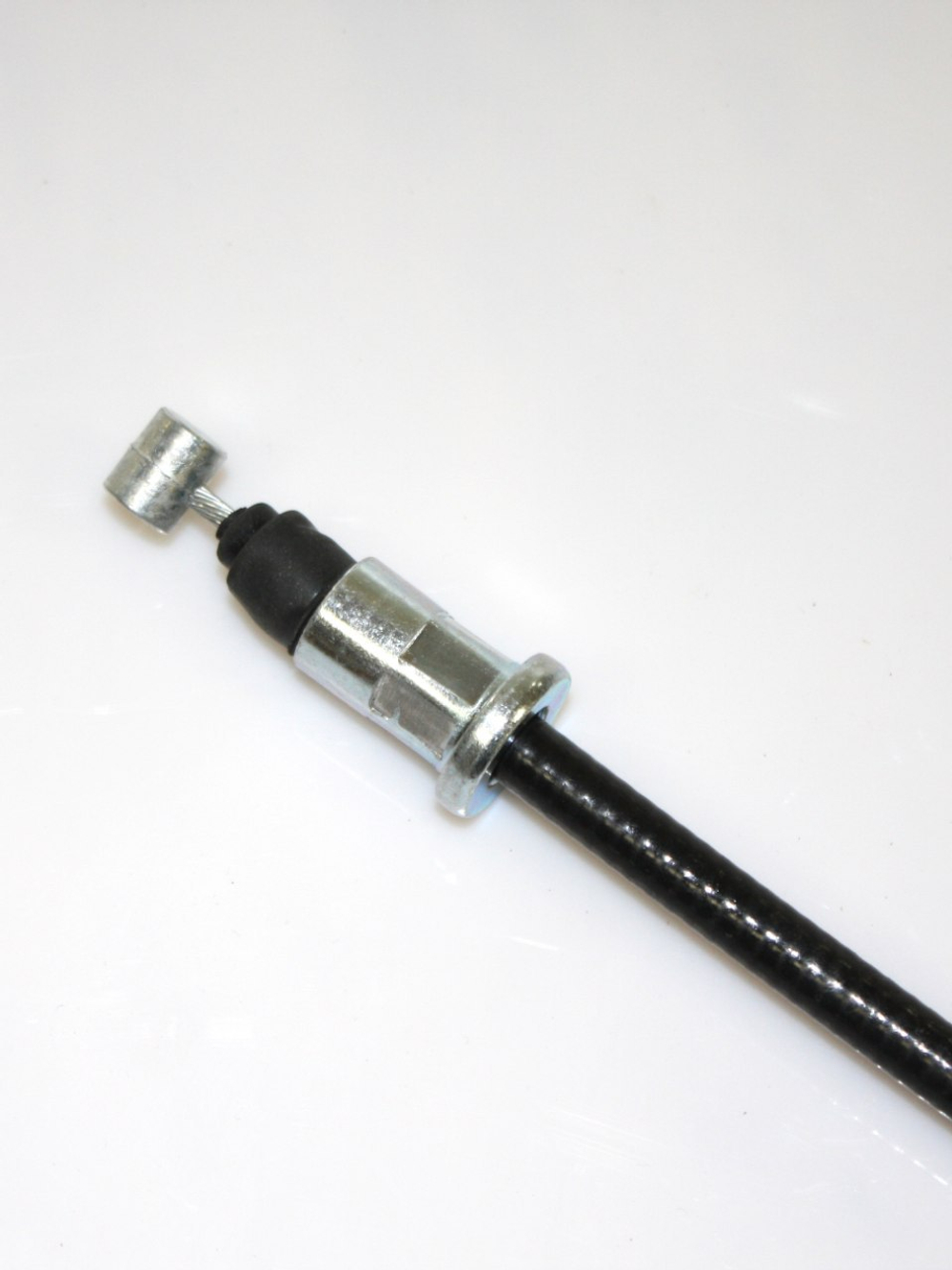 Трос стояночного тормоза задний/правый T213508100 CheryTiggo