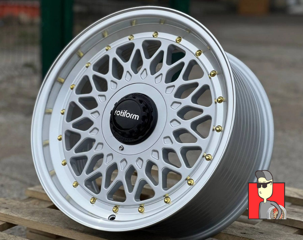 Комплект дисков Rotiform 17x8 et25 4x100/4x114.3