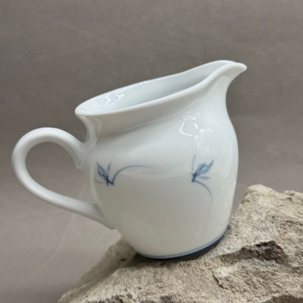 Сливник с голубыми цветами, фарфор , 120мл