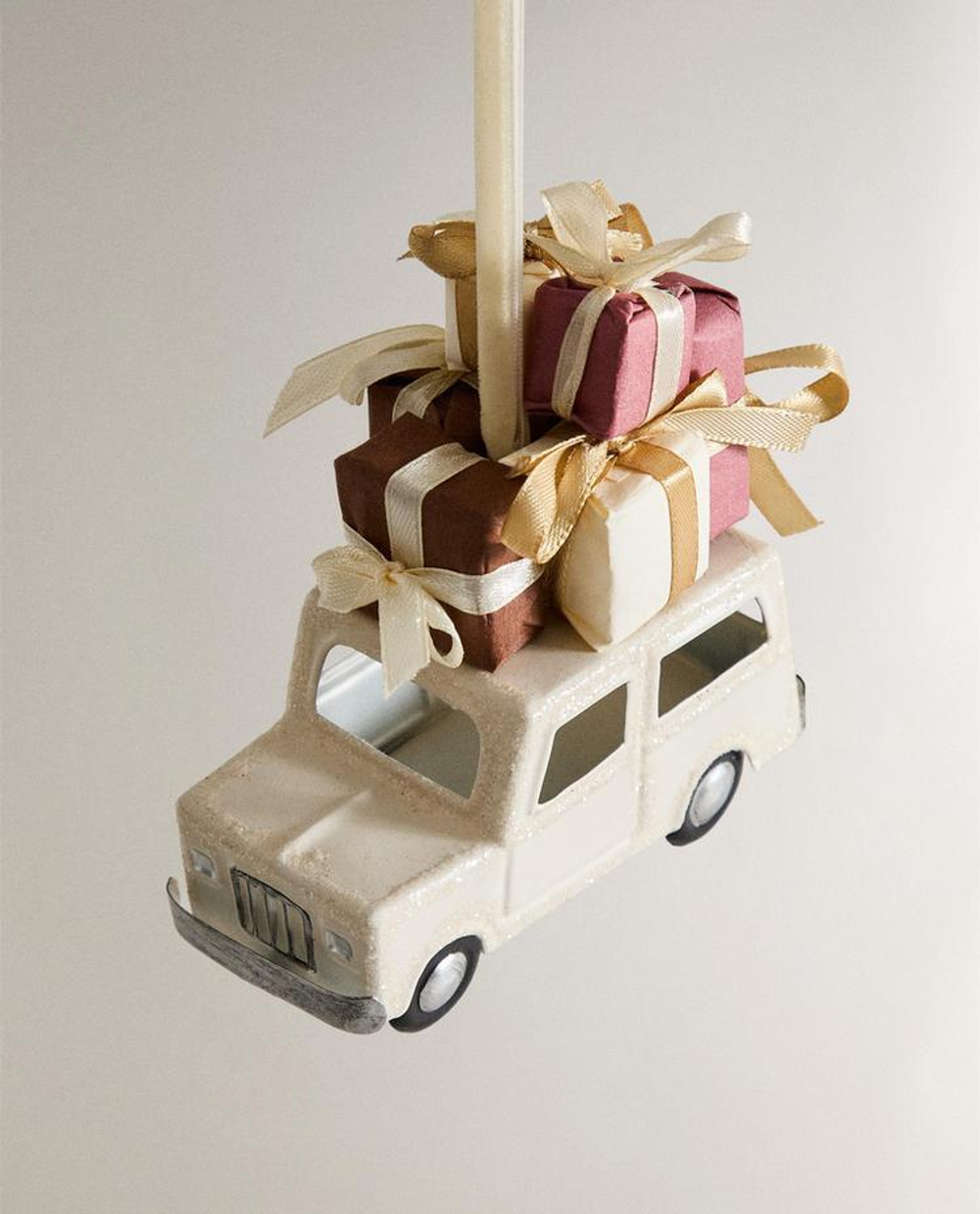 ZARA HOME УКРАШЕНИЯ ДЛЯ РОЖДЕСТВЕНСКОЙ ЁЛКИ В ФОРМЕ МАШИНКИ, БЕЛЫЙ