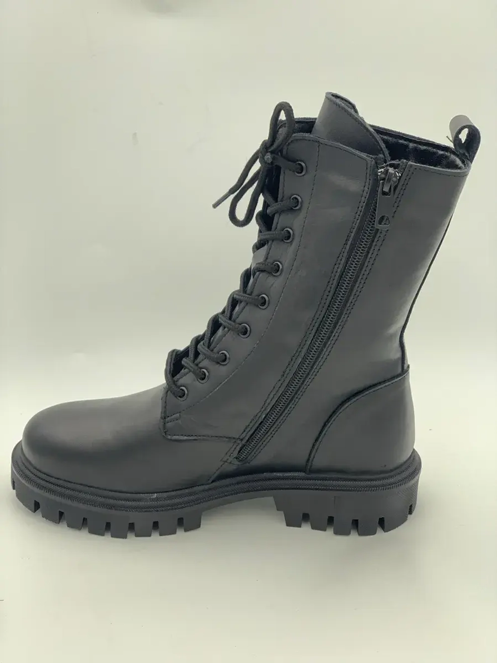 Ботинки с высоким берцем из натуральной кожи