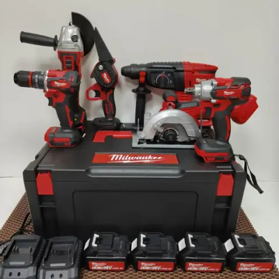 Набор аккумуляторного инструмента Milwaukee 6в1