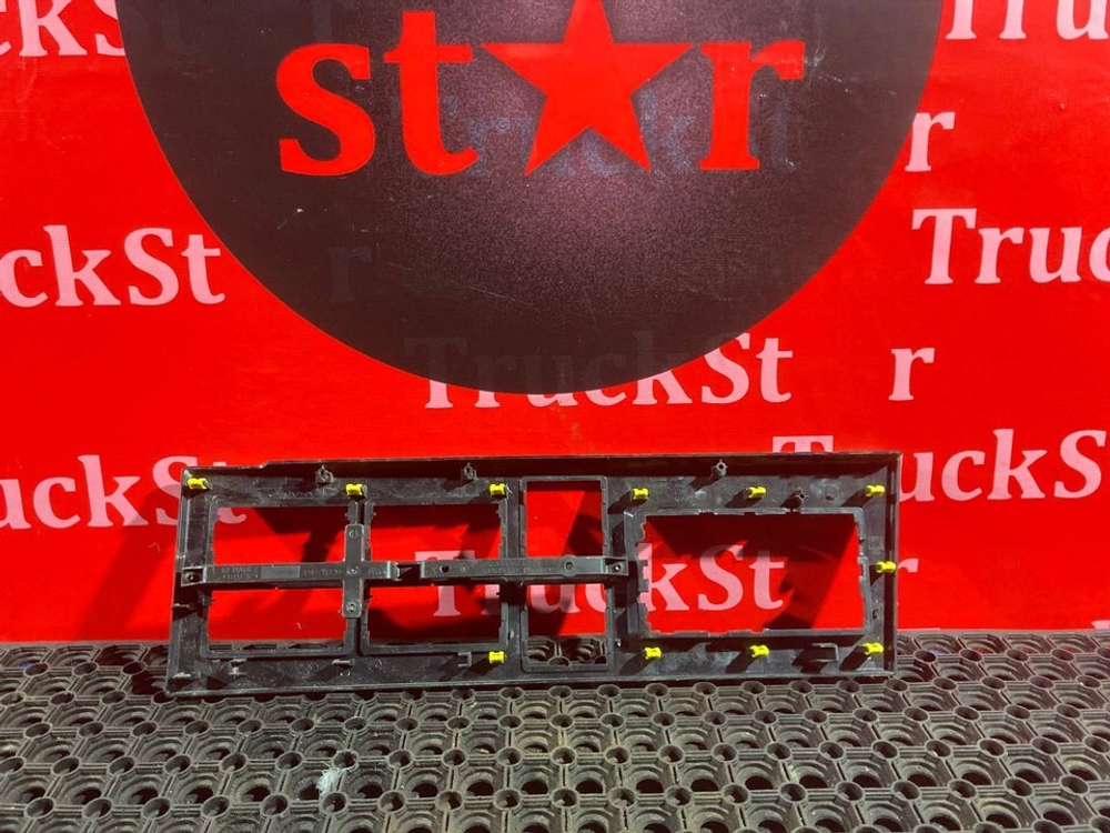 Панель консоли центральная