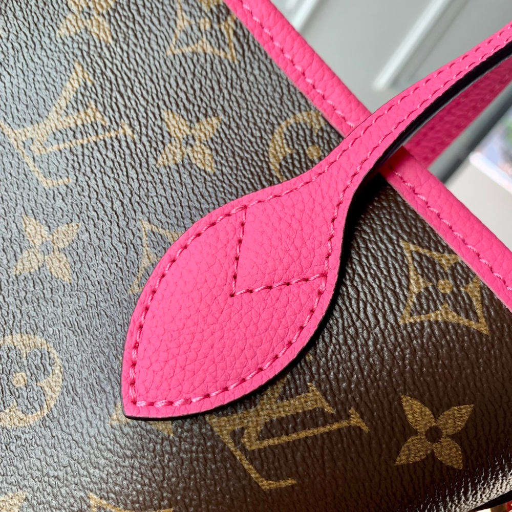 Louis Vuitton Neverfull Bandouliere Inside Out BB