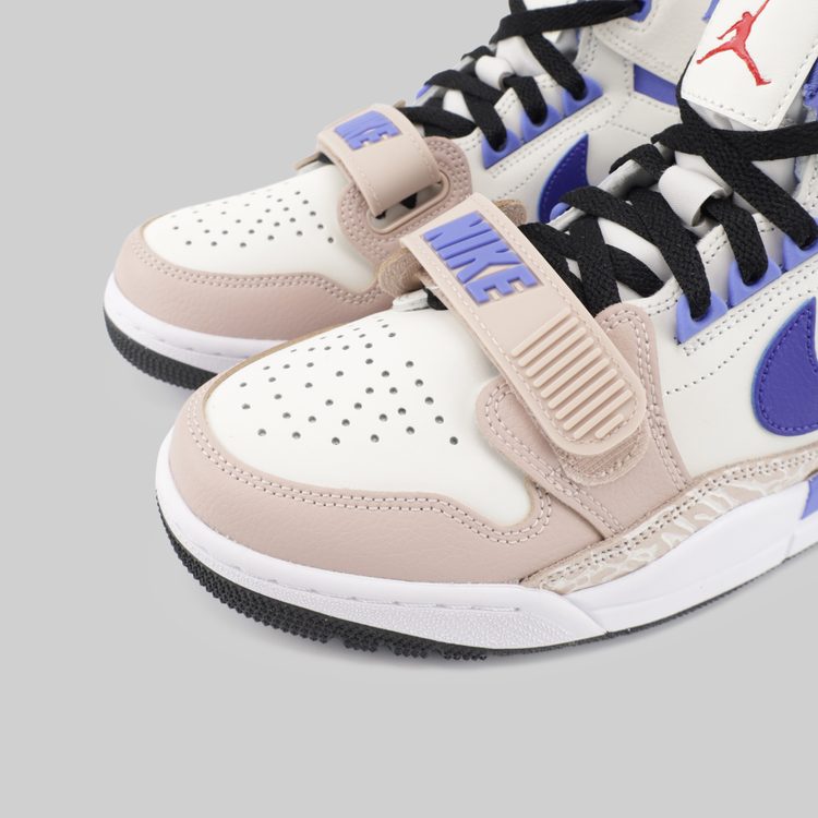 Кроссовки Jordan Legacy 312 Valentine's Day артикул:FD4332-141 - купить в магазине Дайс