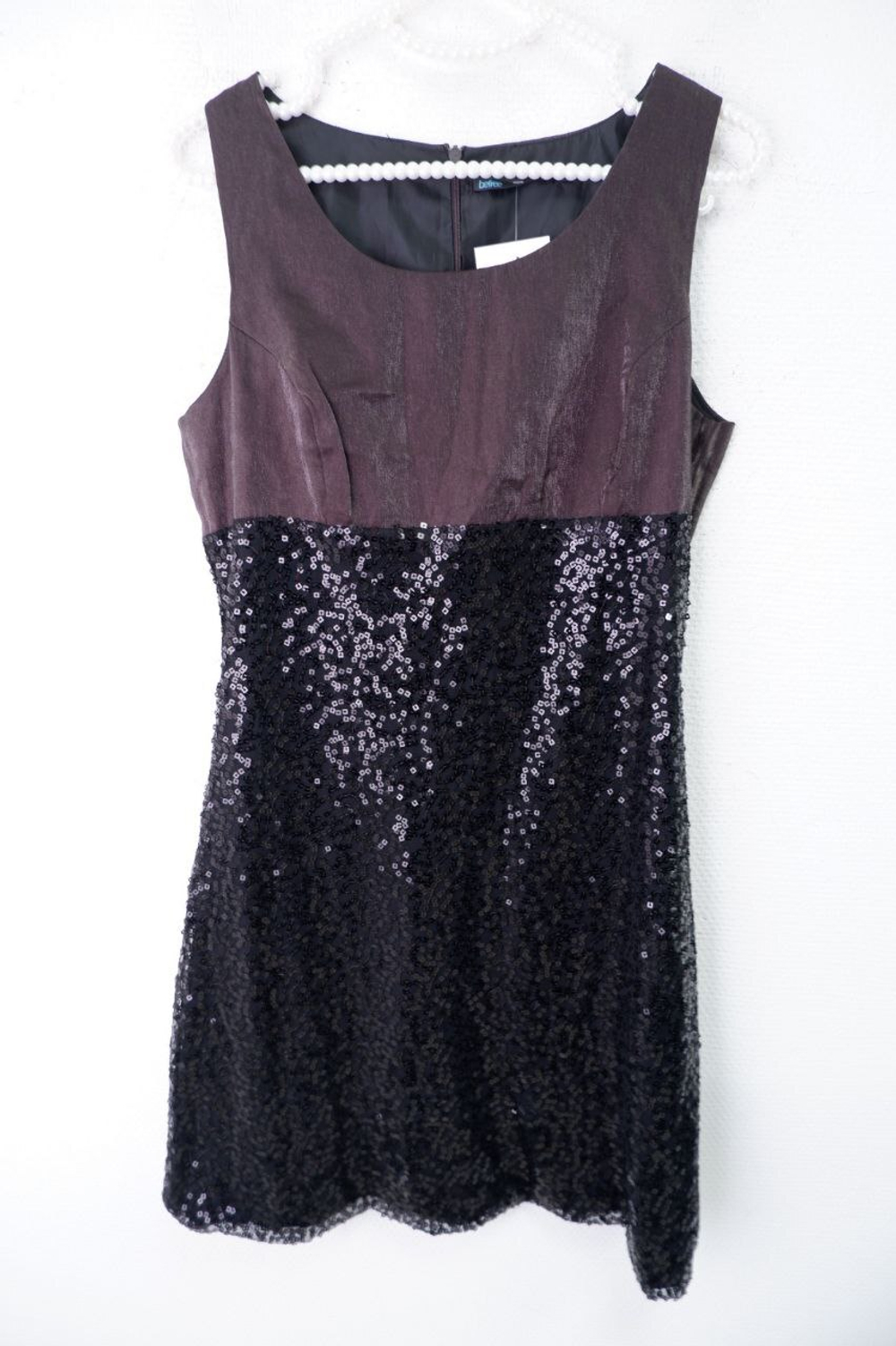 Платье Befree с пайетками 42 размер