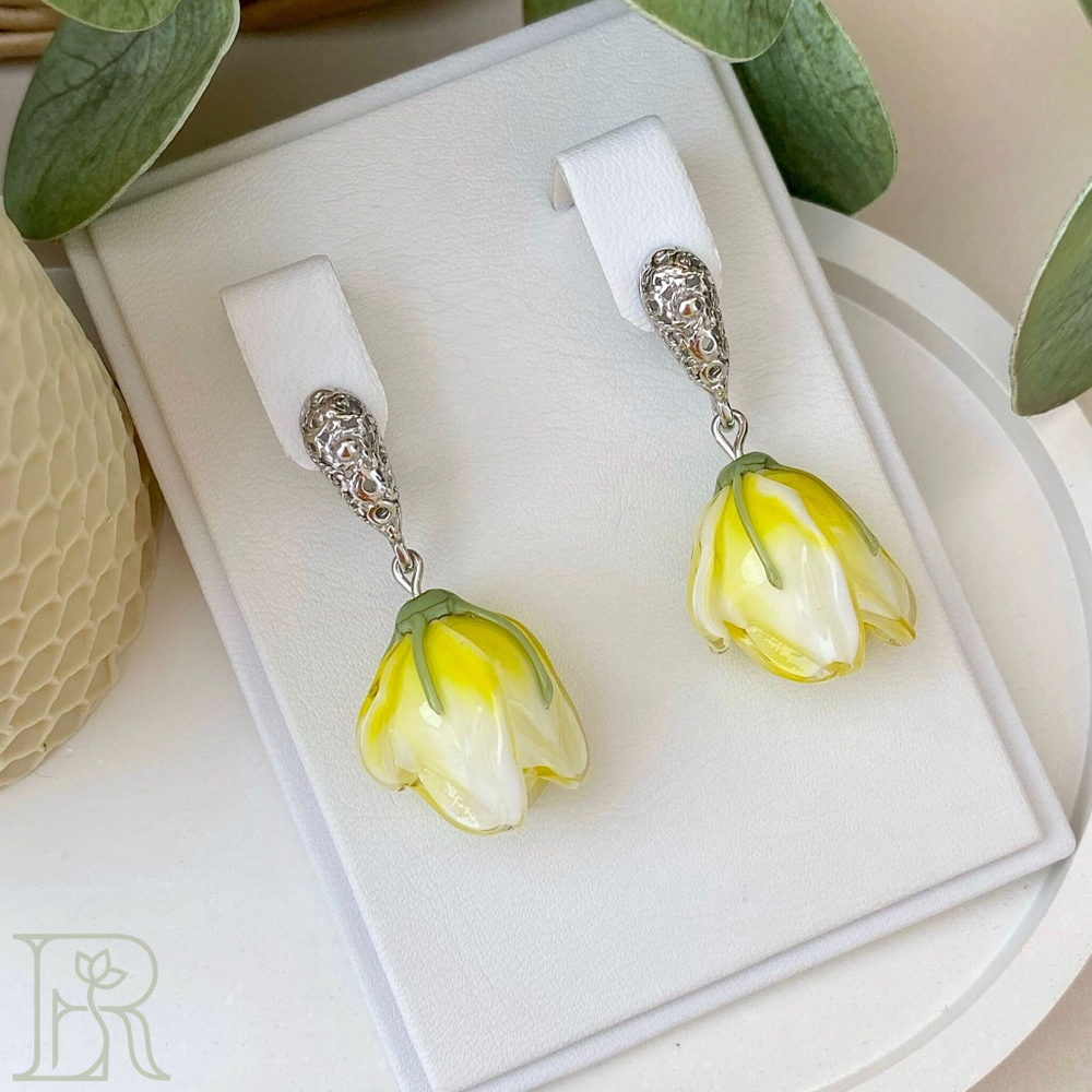 LEFIREL' Серьги серебряные женские "Лайми" с цветами из муранского стекла / ювелирные украшения из родированного серебра 925