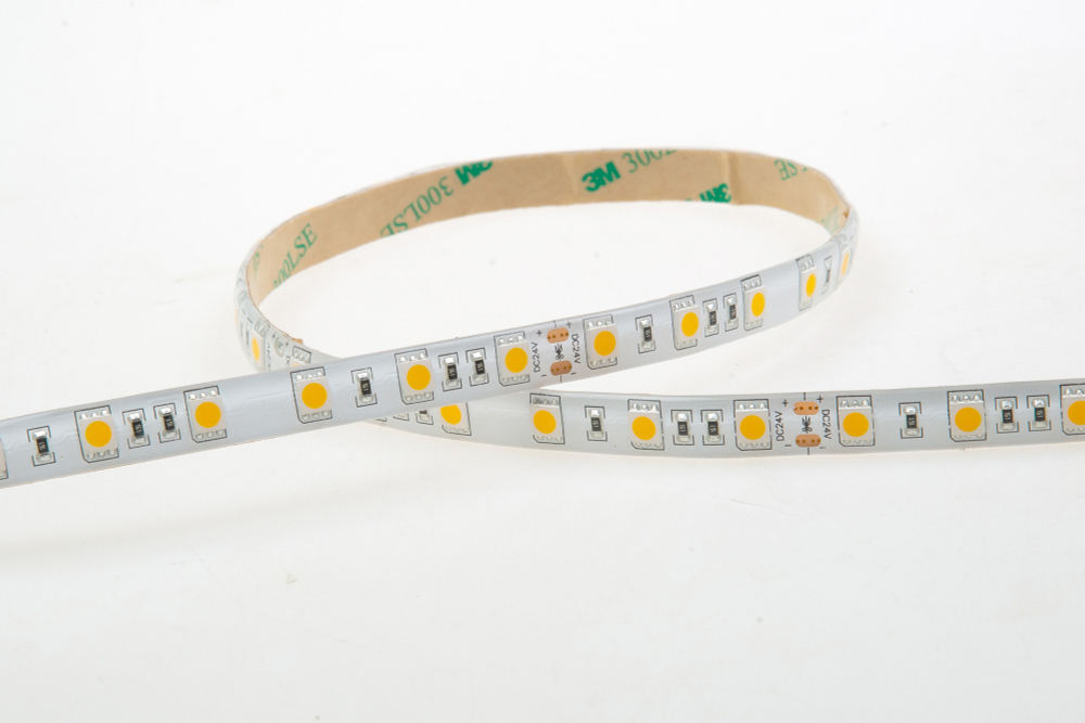 Лента светодиодная SMD тёпло-белая DC24V 14, 4W/m 3000K 1080Lm/m 60д/м CRI>95 IP65,  упаковка 5 метров,  ширина 10мм,  высота 2мм,  самоклейкая