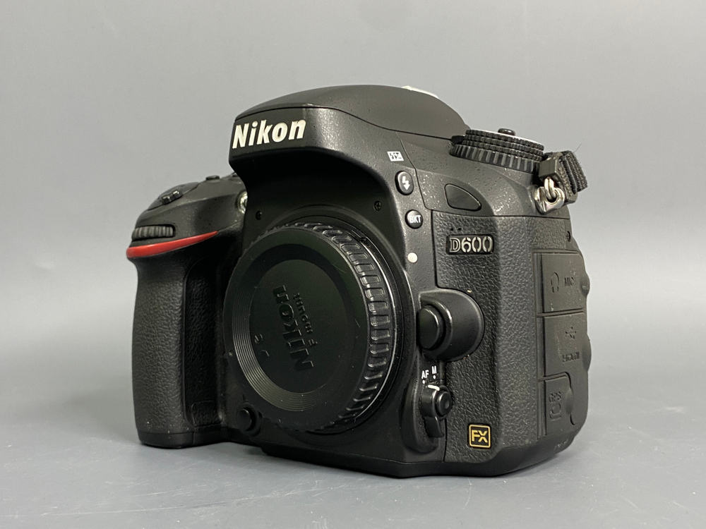 Nikon D600 7000 кадров
