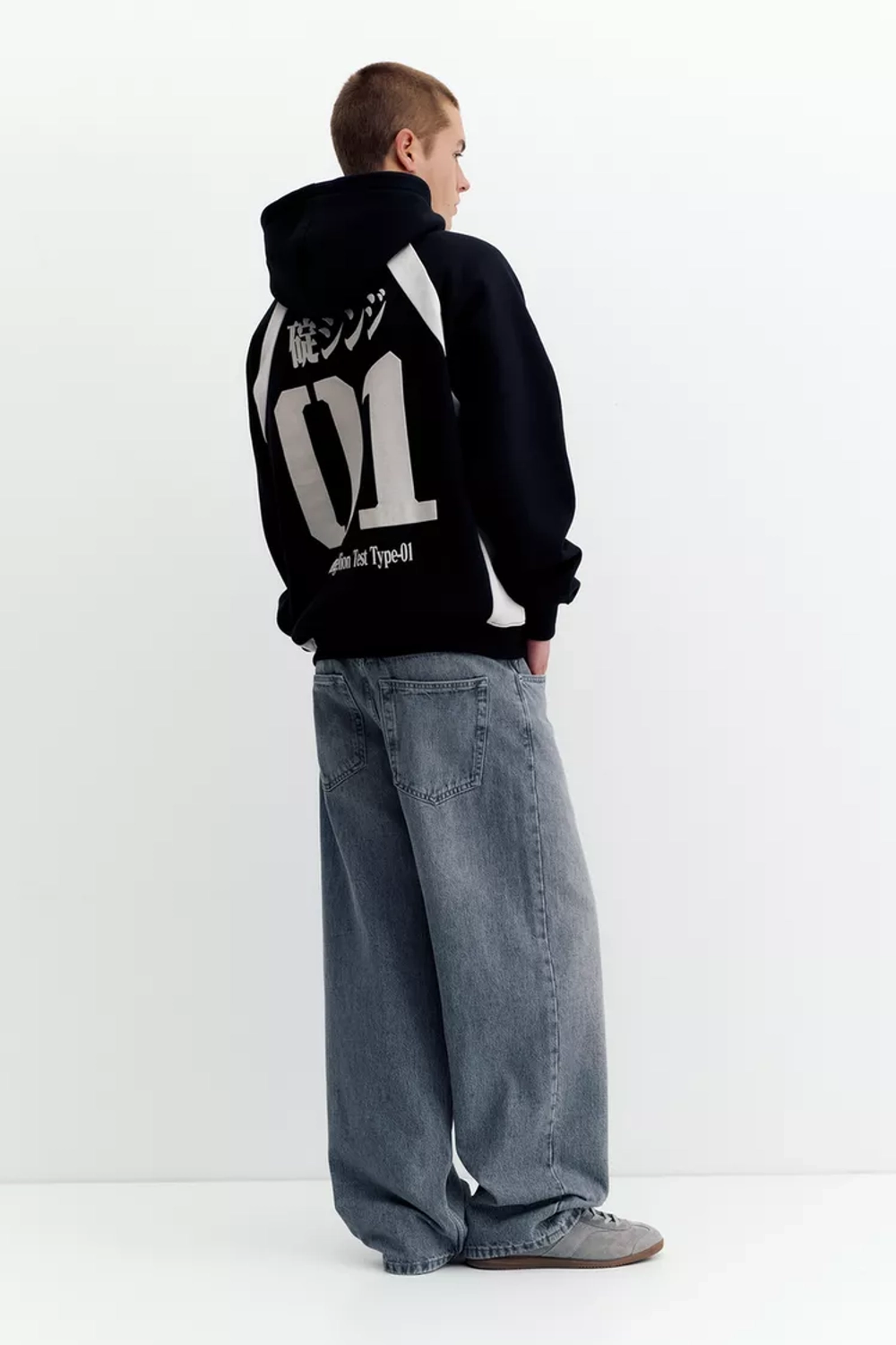 PULL&BEAR Толстовка с капюшоном Evangelion, черный