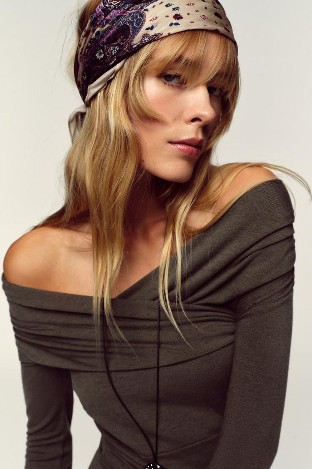 ZARA ТОП С ДРАПИРОВКОЙ И ПЕРЕКРЕСТНЫМ ВЫРЕЗОМ, ЗЕЛЕНЫЙ МЕЛАНЖ