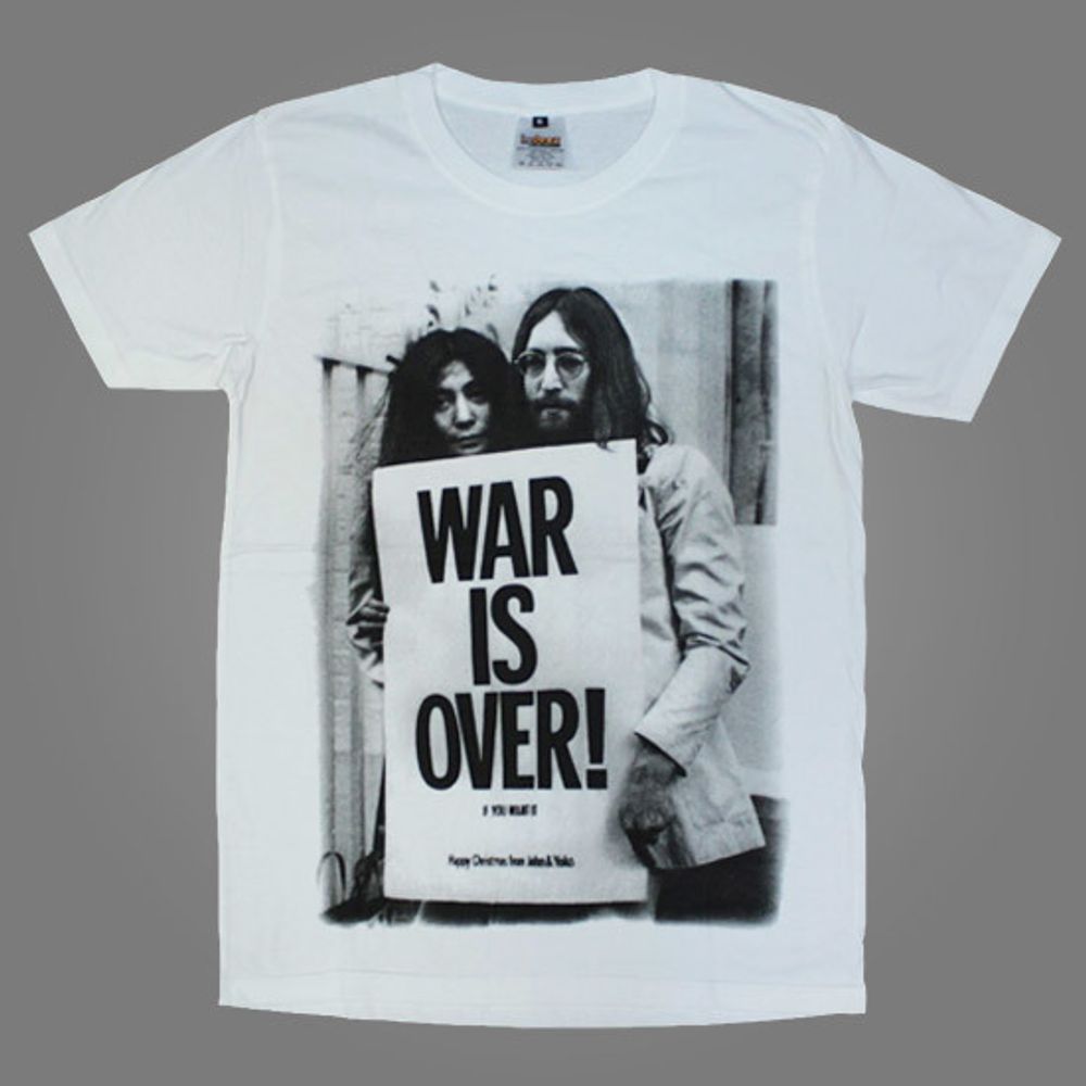 Футболка John Lennon с Йоко Оно в руках плакат с надписью &quot;war is over!&quot;