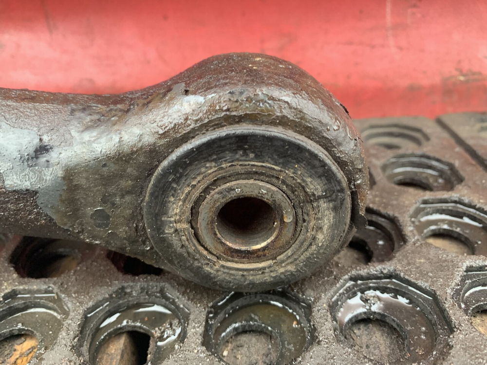 Стабилизатор передний