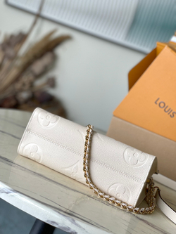 Louis Vuitton Onthego East West