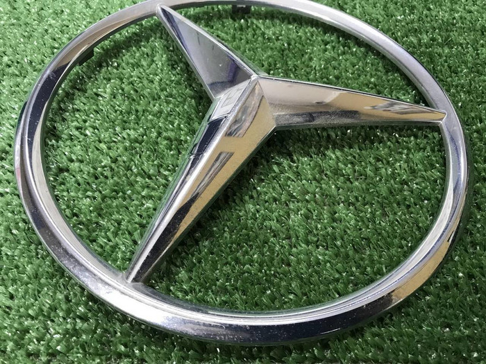 Эмблема решетки радиатора Mercedes GLE V167 18-24