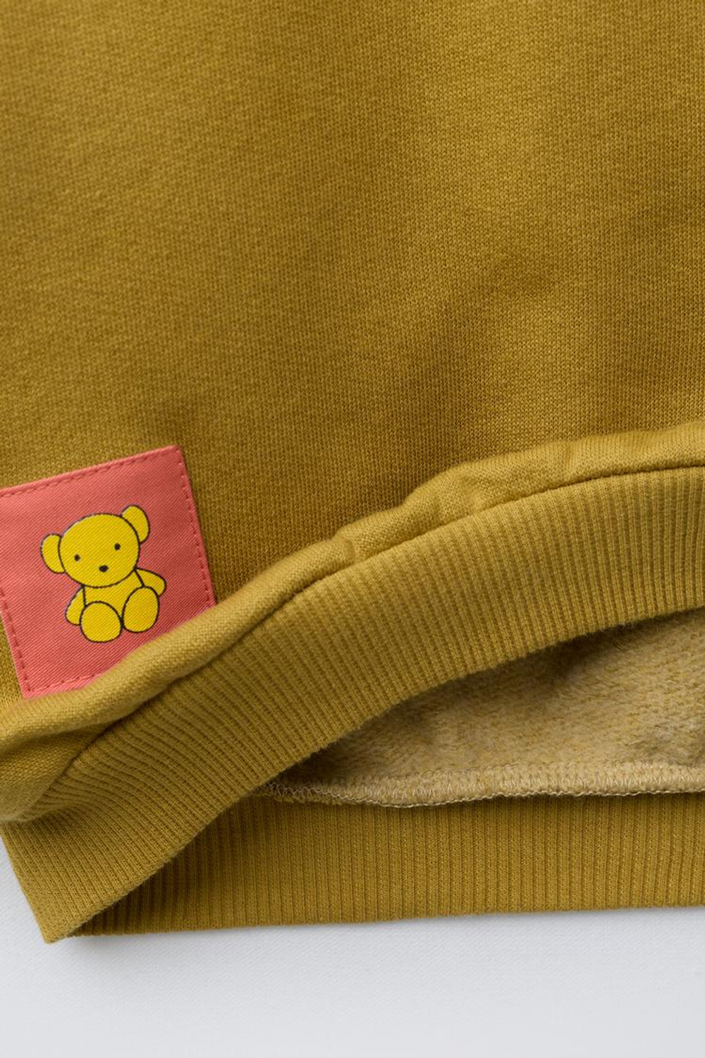 ZARA ТОЛСТОВКА С ПРИНТОМ MIFFY™ MERCIS BV ©, ОЛИВКОВЫЙ