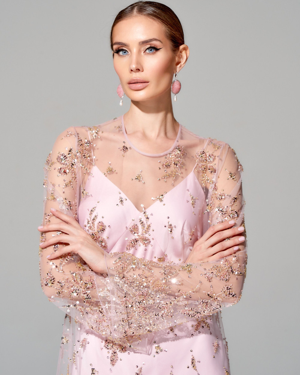 Платье "Лейла" с меховой отделкой и вышивкой ручной работы