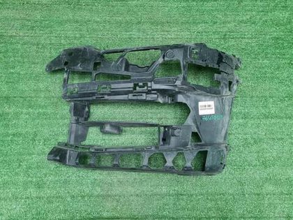 Кронштейн переднего бампера BMW 5er G30 (17-20)