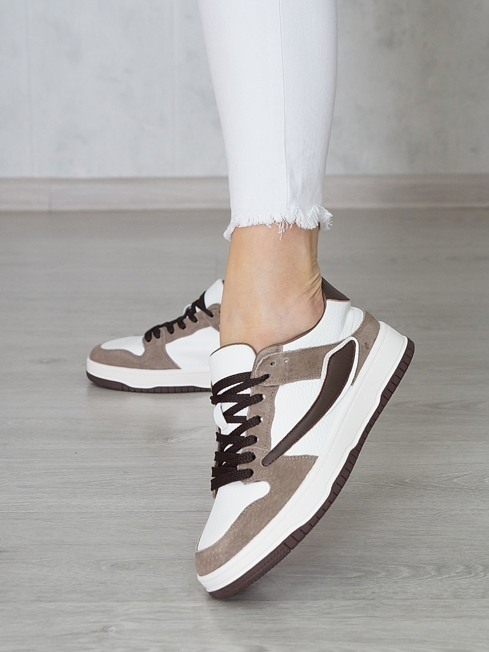 Кроссовки женские MALIN DEGELY 930-1