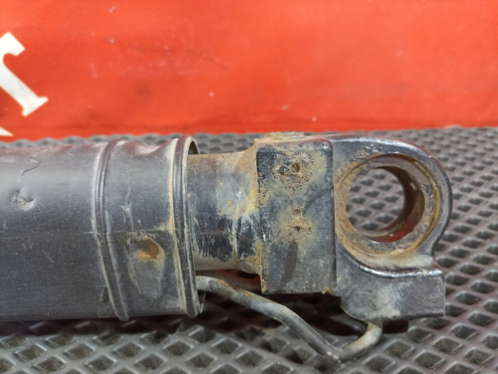 Цилиндр подъема кабины