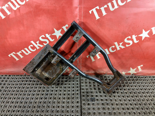 Кронштейн крыла правого