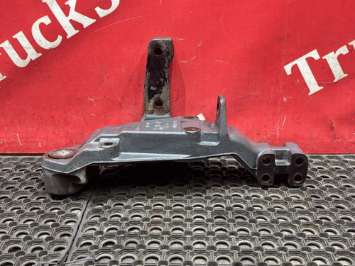 Кронштейн передней рессоры левый 2018 г.