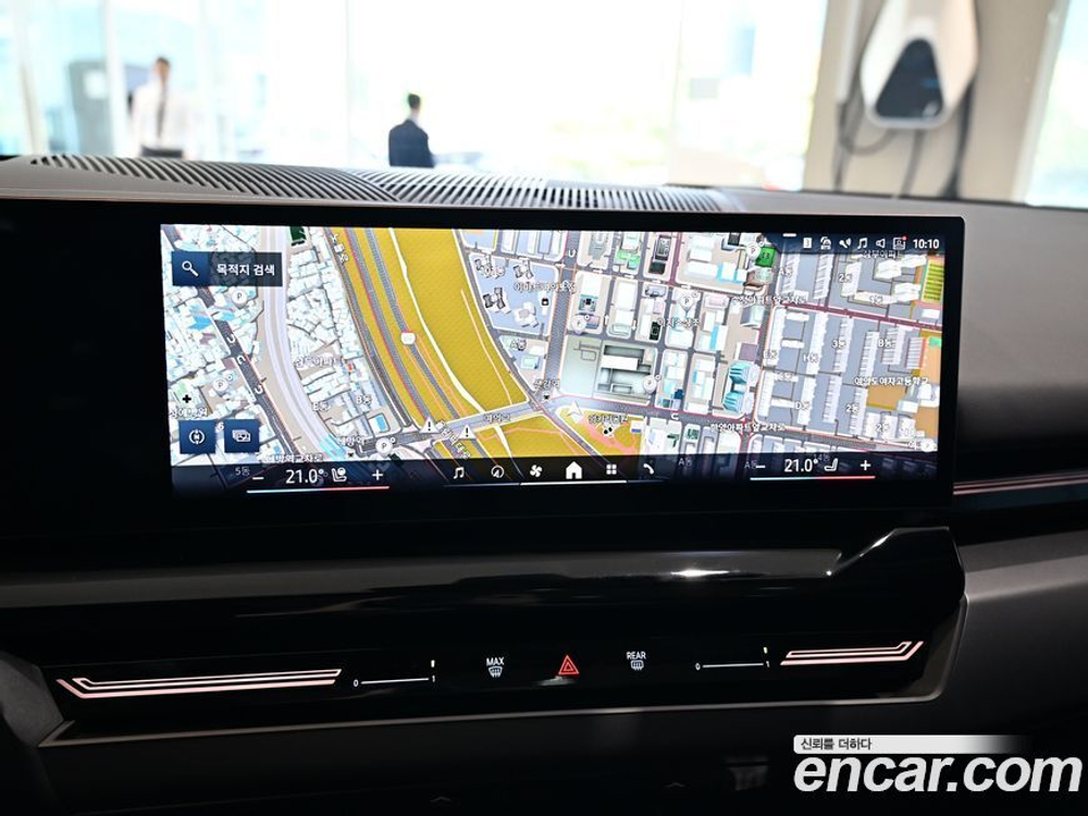 BMW 5 Series (G60) 520i (10.2023)