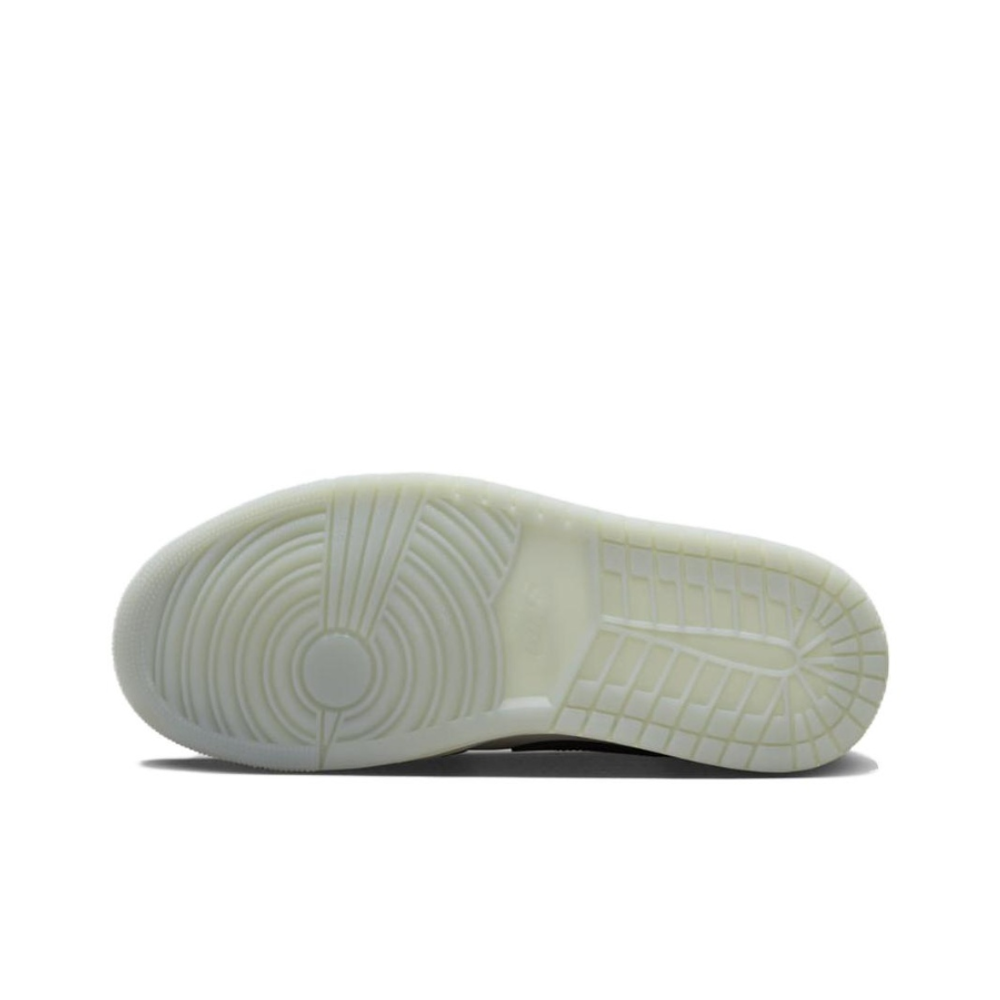 Кроссовки Air Jordan 1 Retro Low OG 'Year of the Dragon' FN3727‑100