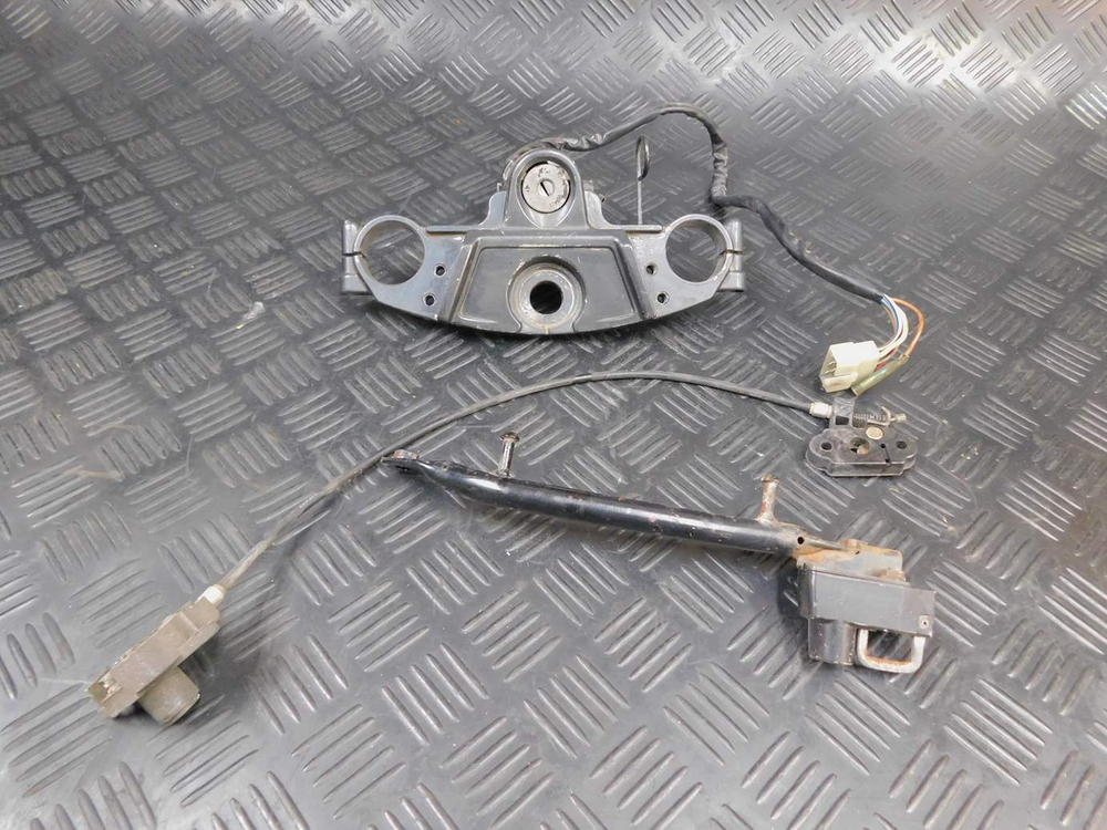 Замок зажигания Kawasaki ZZR 400 98 (комплект замков с траверсой без ключей) 053091