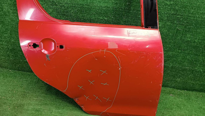 Дверь задняя правая Suzuki Swift 4 (2011-2017) хэтчбек