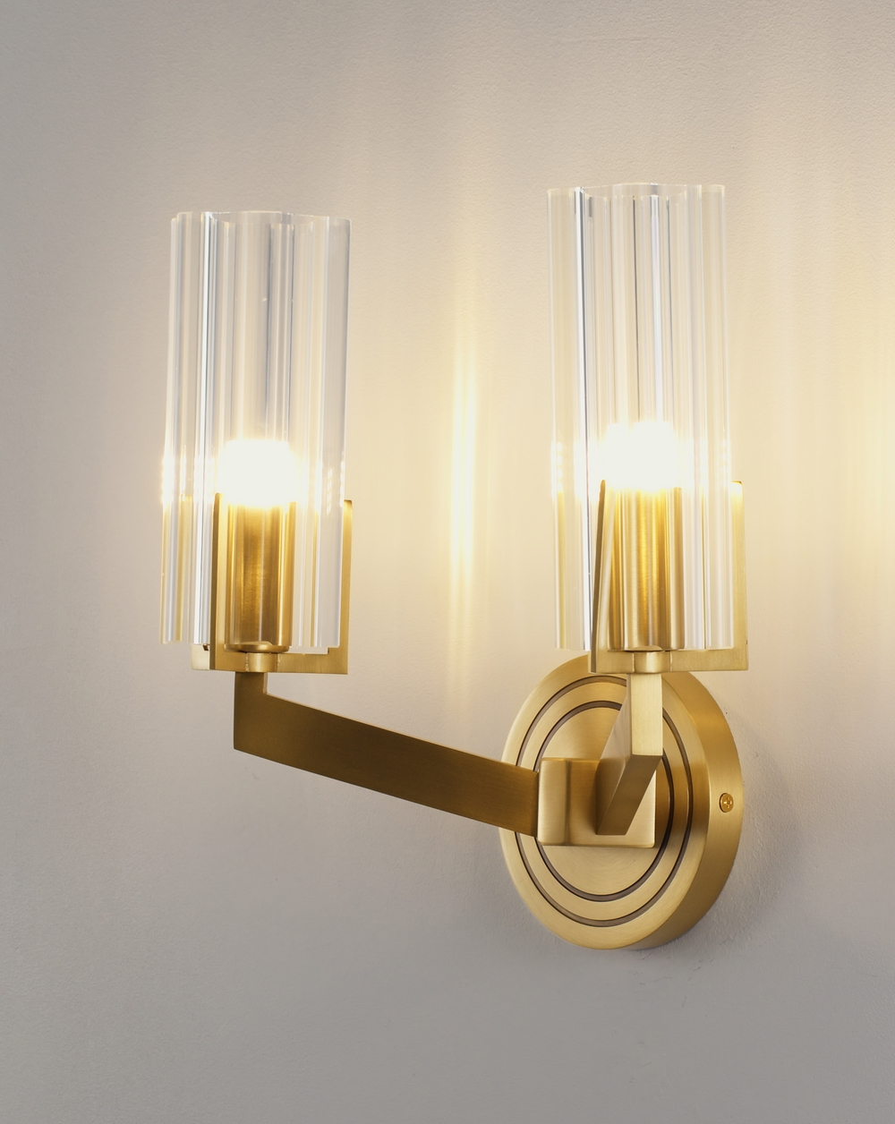 Светильник настенный Moderli V11073-2W Brass