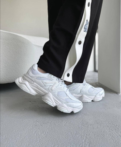 Женские кроссовки NEW BALANCE 9060