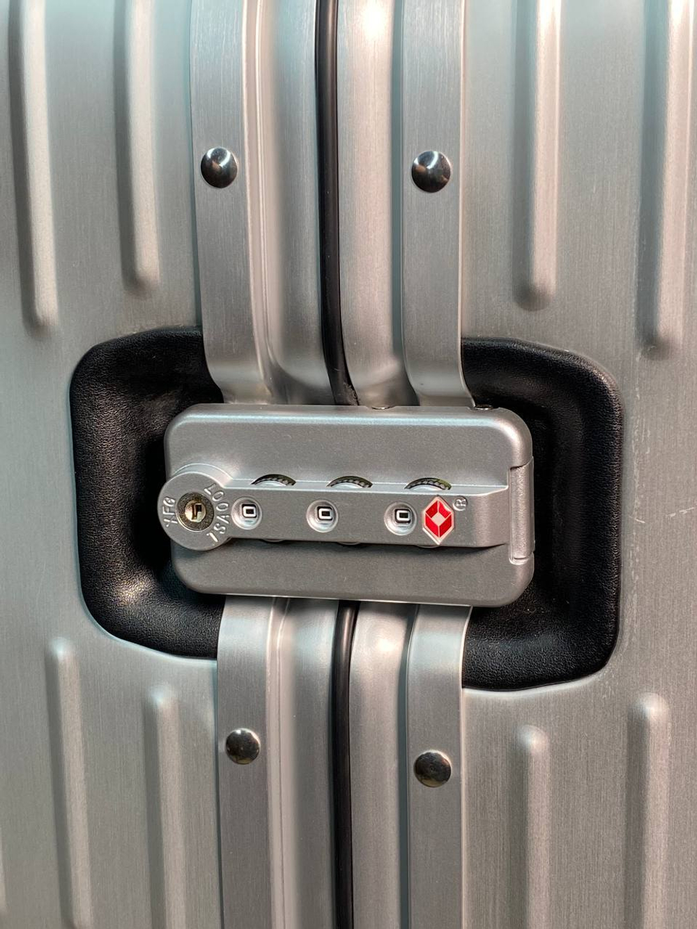 Чемодан Rimowa