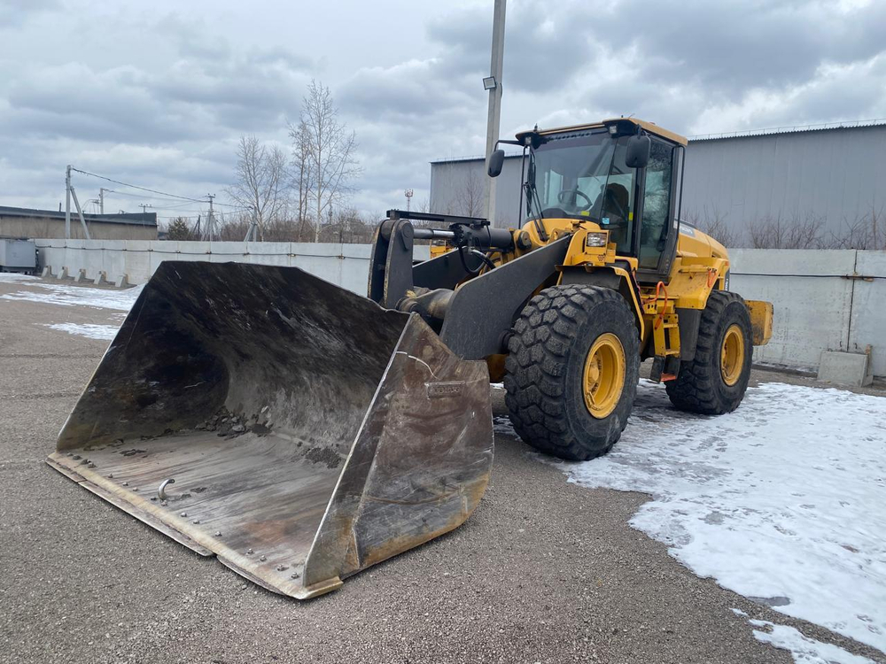 Volvo L120 Фронтальный погрузчик L120GZ (Дизельный, 7,2 л, 245 л.с., АТ)