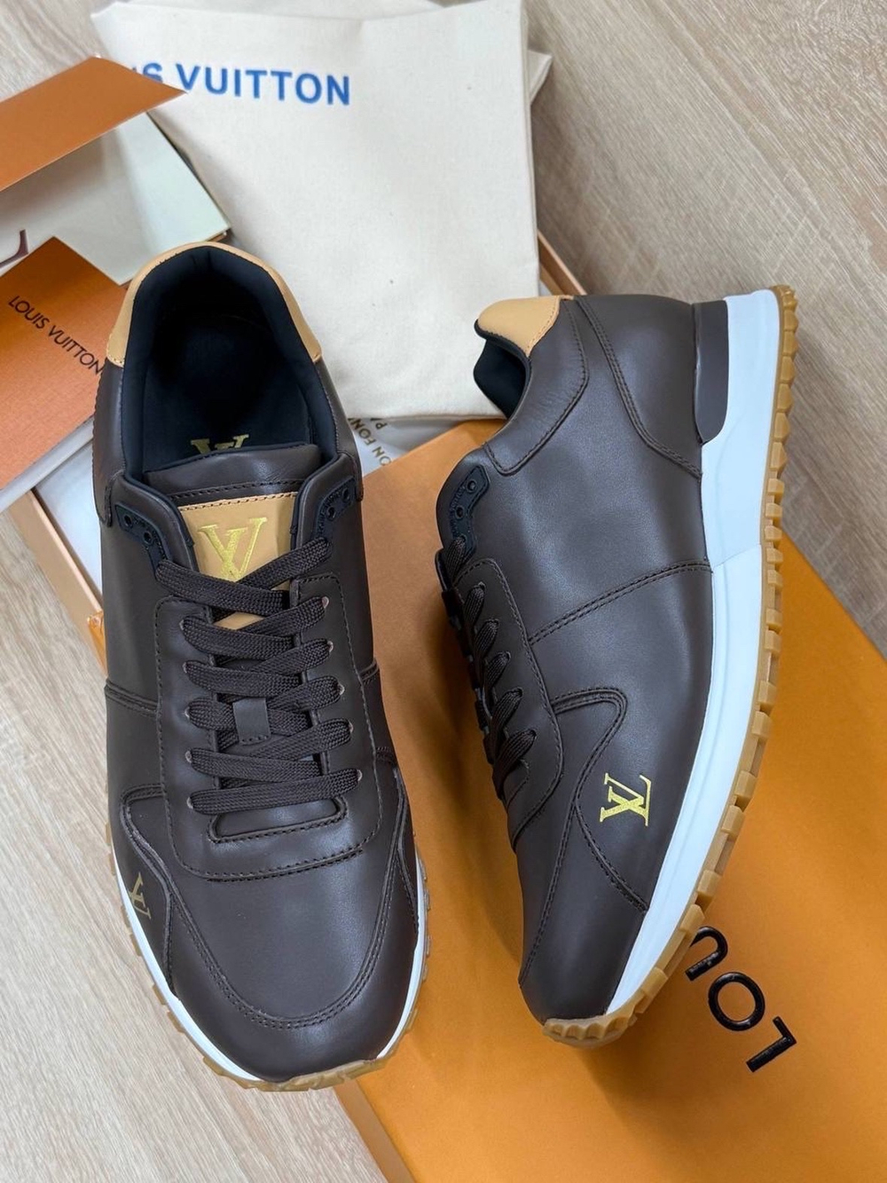 Кроссовки Louis Vuitton Run Away