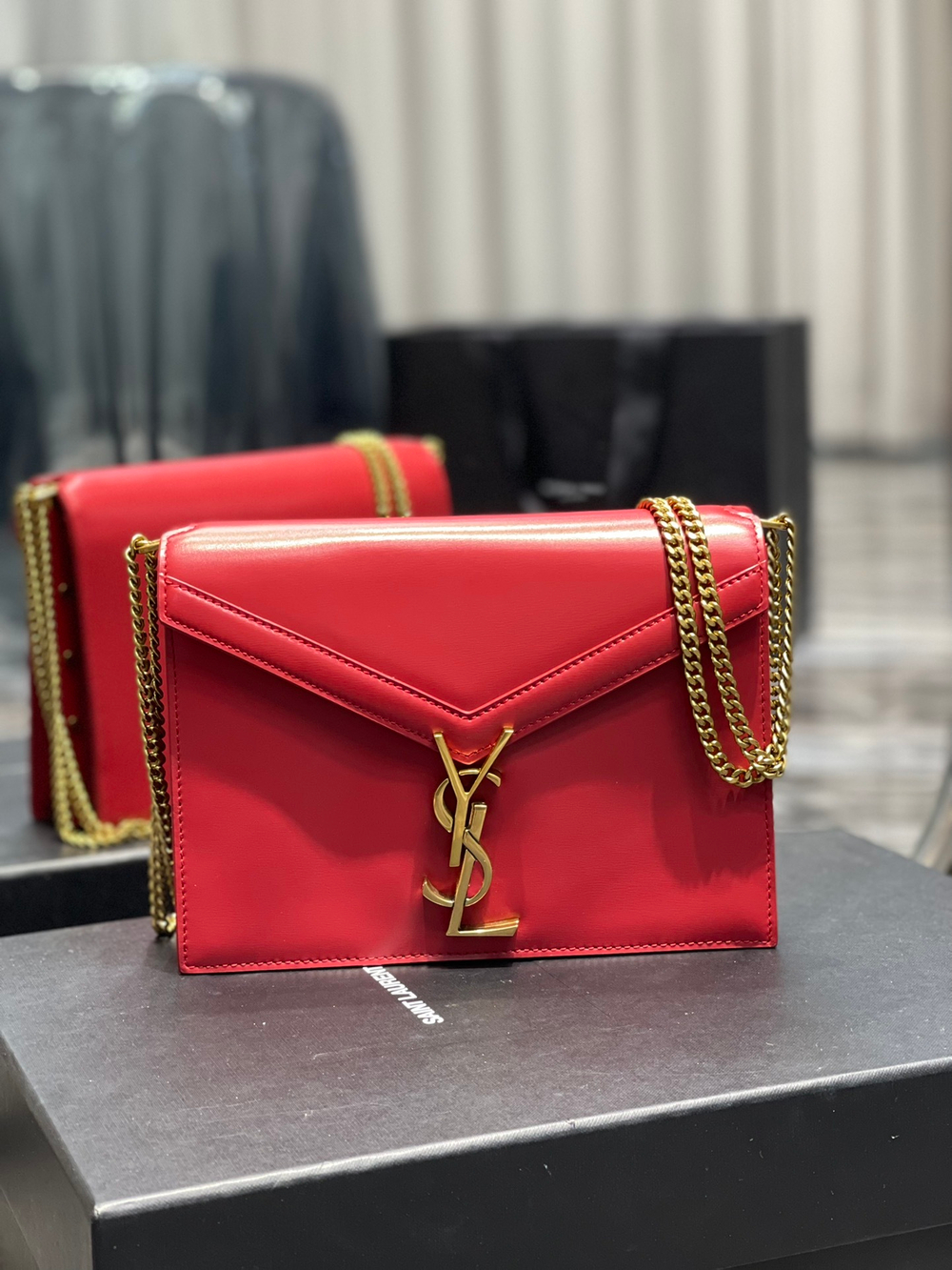 YSL Cassandra Medium 22 cm