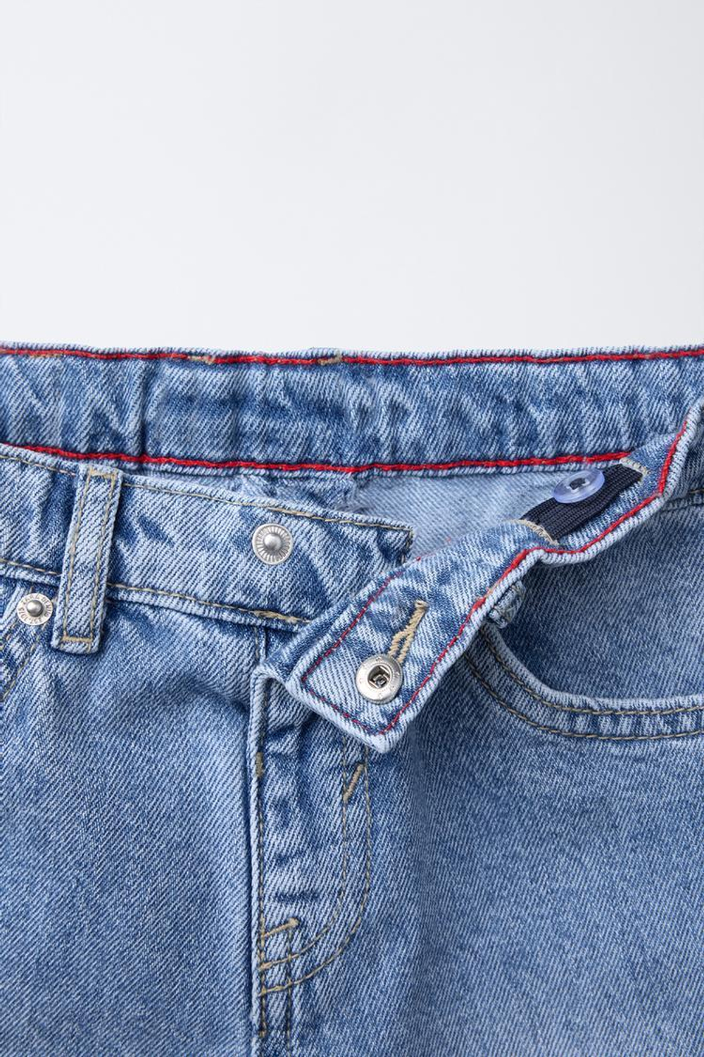 ZARA ДЖИНСОВЫЕ ШОРТЫ-БЕРМУДЫ CHICAGO BULLS NBA ©, ГОЛУБОЙ