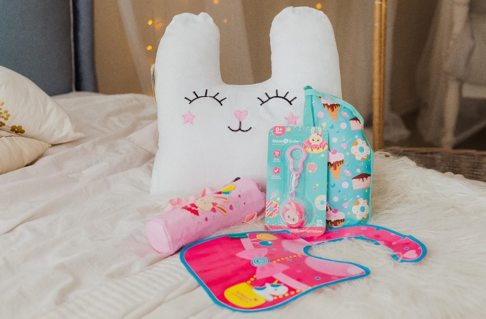 4645583 Нагрудник "Зайка Полли" непромокаемый на липучках