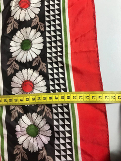 Платок яркий