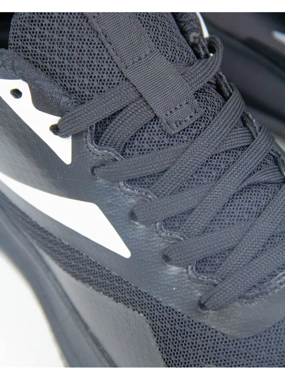 Сетчатые дышащие кроссовки с двойной амортизацией