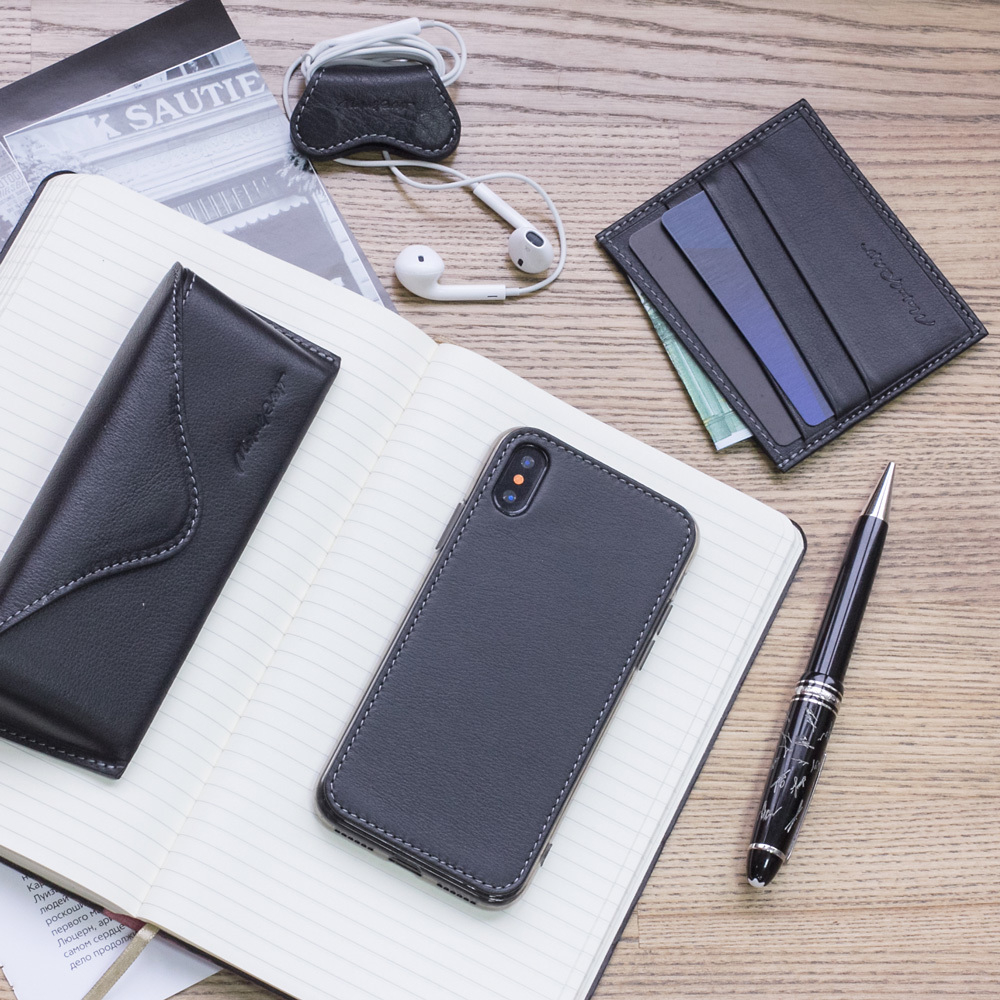 Чехол-накладка кожаная для iPhone X/XS черного цвета