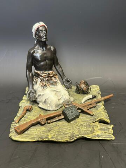 Бронзовая скульптура в стиле Венской бронзы «Торговец оружием»