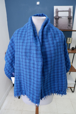 Палантин-накидка в клетку