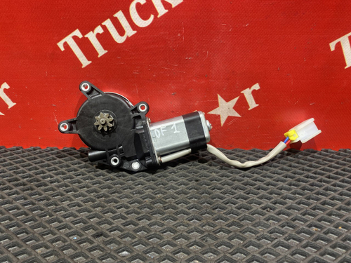 Моторчик стеклоподъемника левый 2023г