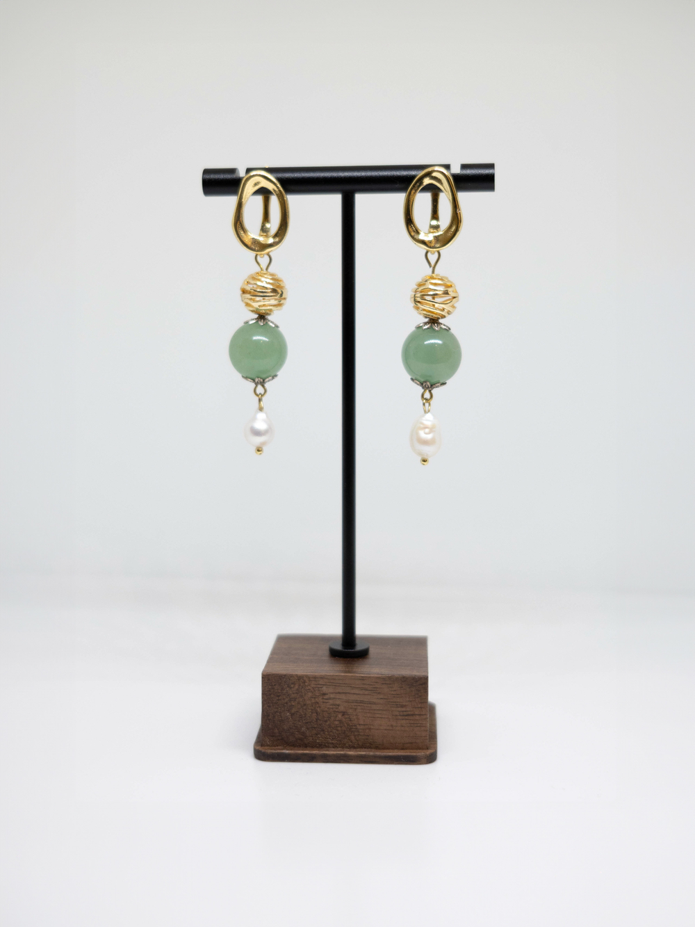 Серьги из авантюрина и жемчуга