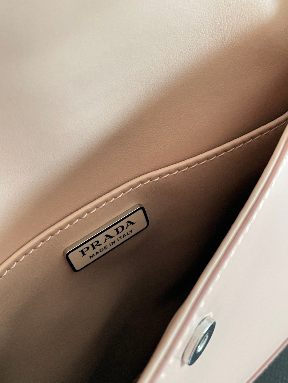 Prada Cleo 22 cm