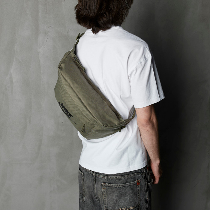 Сумка Nike Tech Hip Pack артикул:BA5751-222 - купить в магазине Дайс
